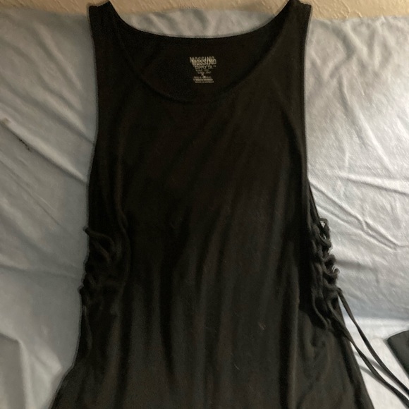 Ladies Mossimo medium top - Picture 2 of 4